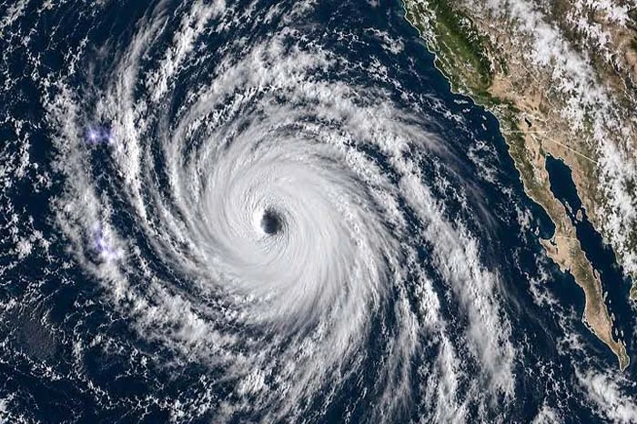 Hurricane Rapidly Intensifies